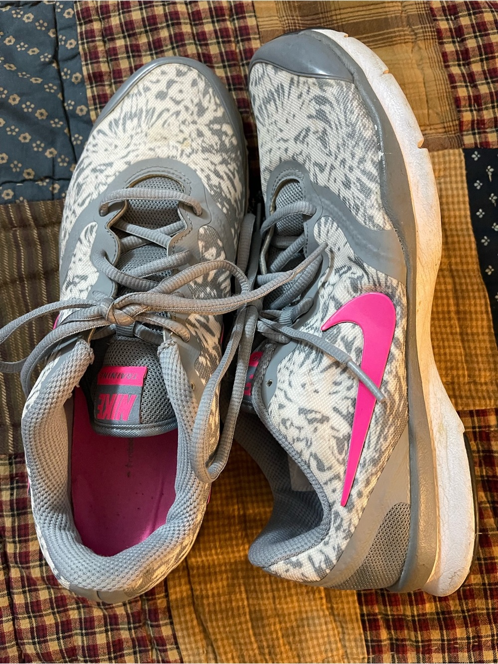 Nike Women's Gray Athletic Sneakers with Pink Swoosh